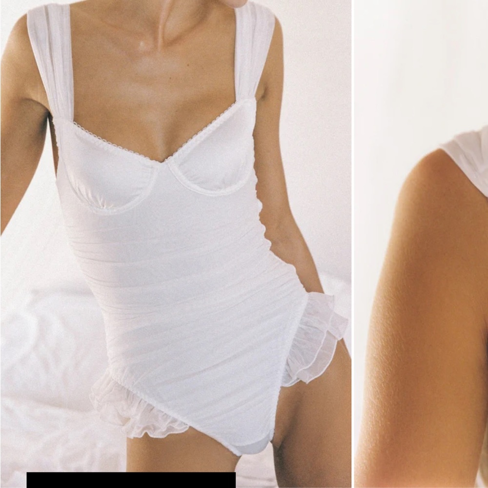 Chic White Lace-Trimmed Chemise